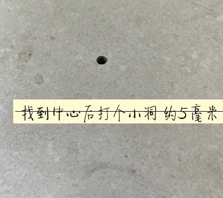 余姚瓷砖空鼓维修公司专业解答在瓷砖铺贴过程中，如果砂料搅拌不均匀，将会带来以下问题